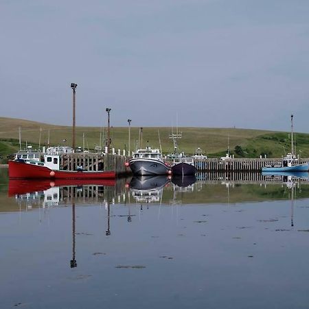 Burton'S Sunset Oasis Motel Bay Saint Lawrence Buitenkant foto