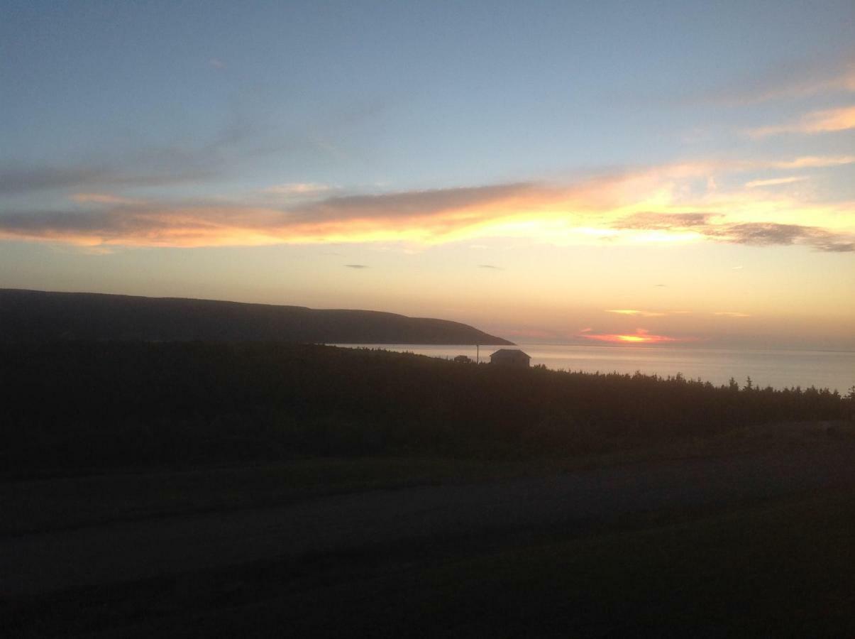 Burton'S Sunset Oasis Motel Bay Saint Lawrence Buitenkant foto