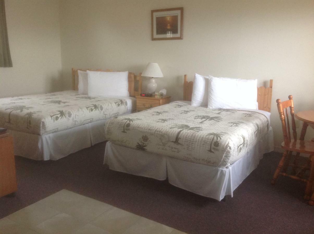 Burton'S Sunset Oasis Motel Bay Saint Lawrence Kamer foto